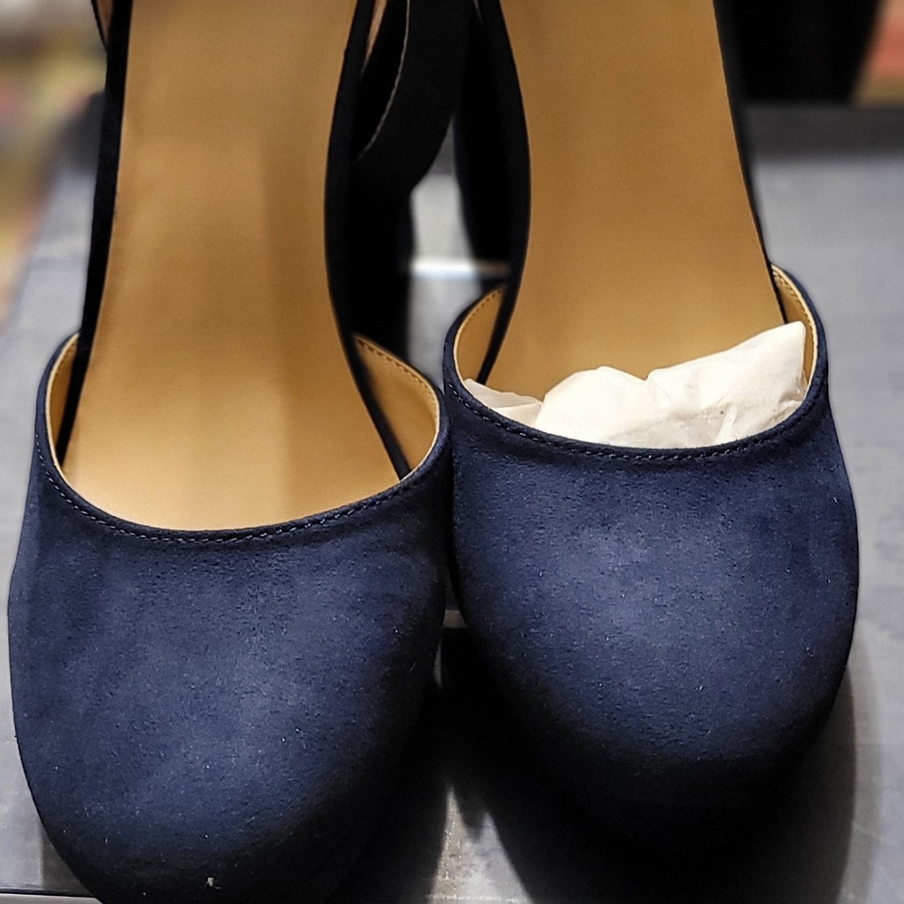 Kaari Blue Navy Suede Round-Toe Pumps